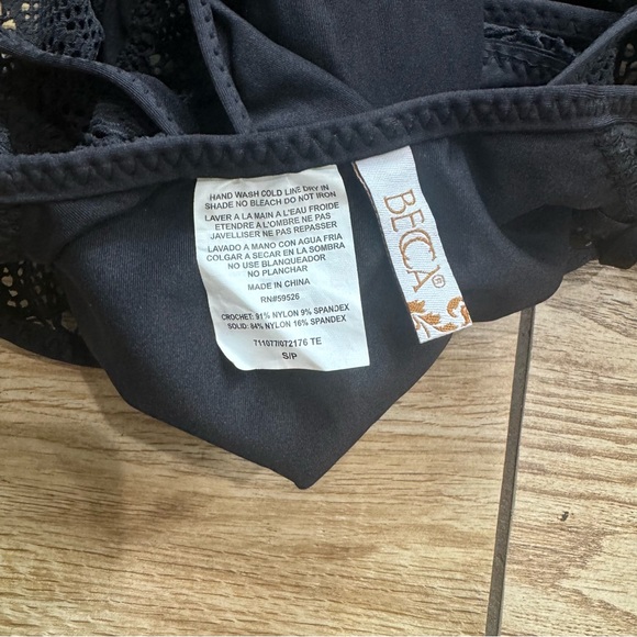 Becca Women's Crochet Plunging One-Piece Keyhole Swimsuit Size Small Black Sexy - Picture 13 of 16